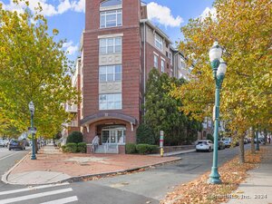 35 Broad Street, Unit 411