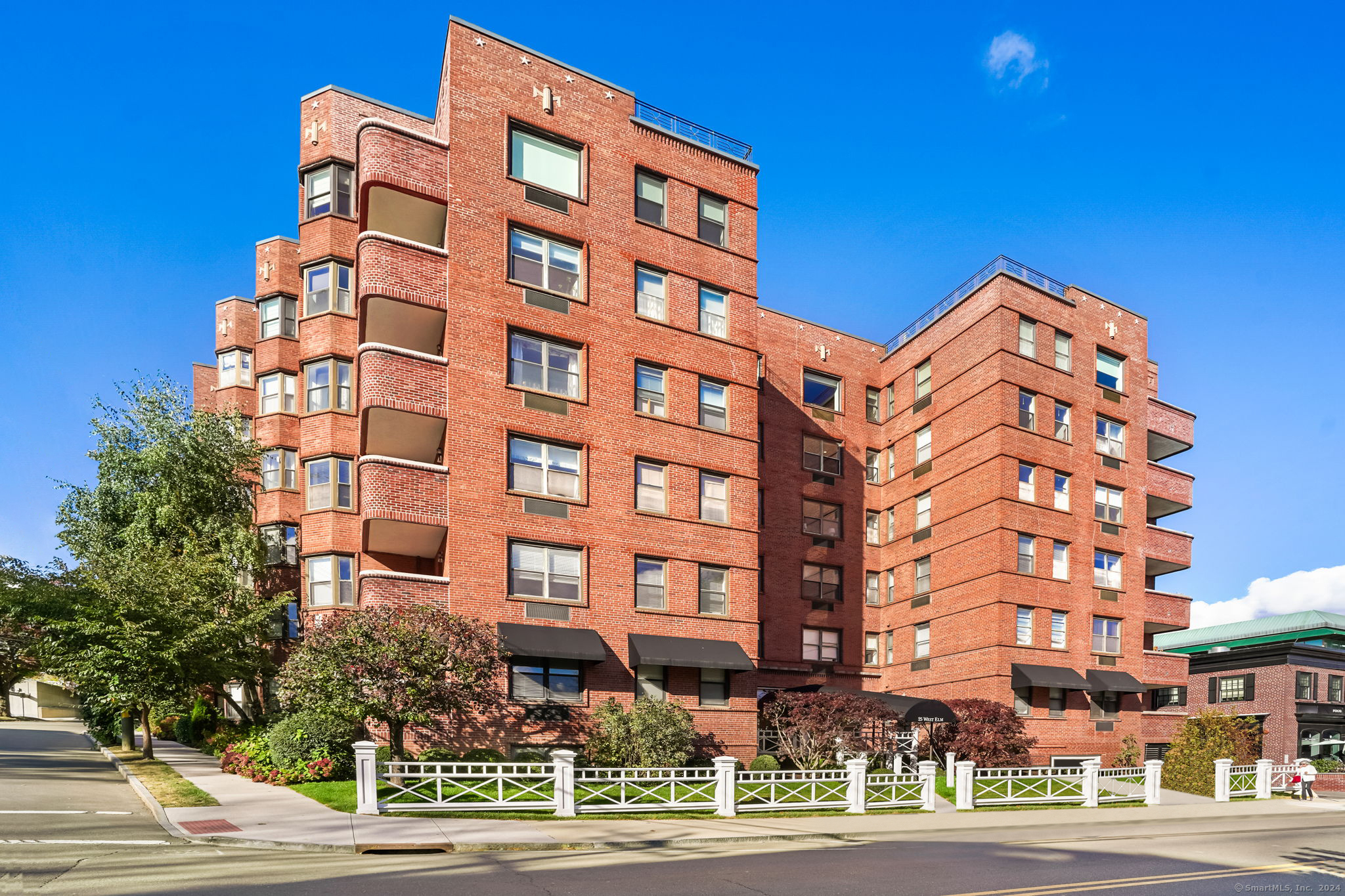25 West Elm Street, Greenwich, Connecticut photo 1