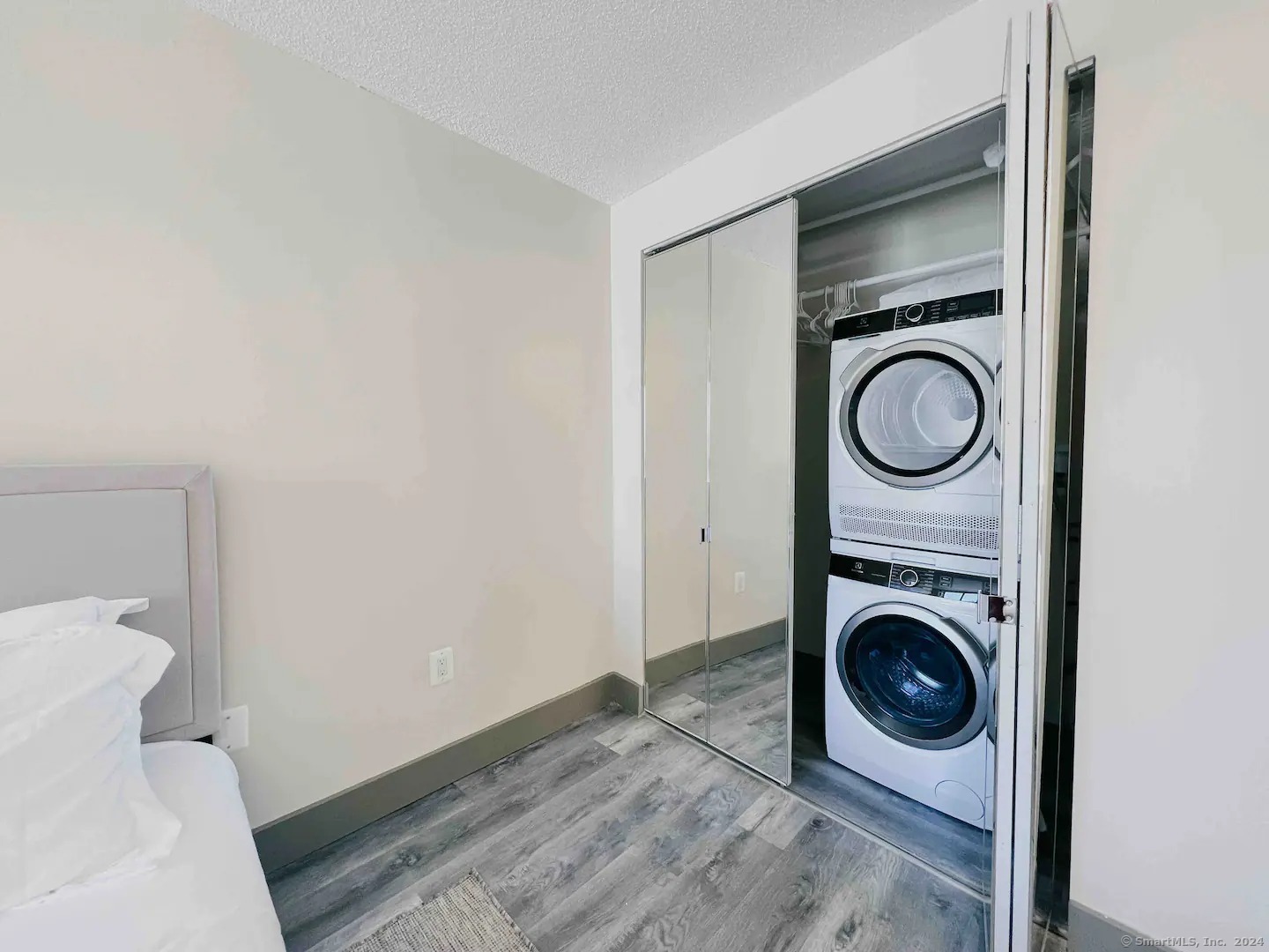 Photo 9 of 100 Wells Street, Hartford, CT