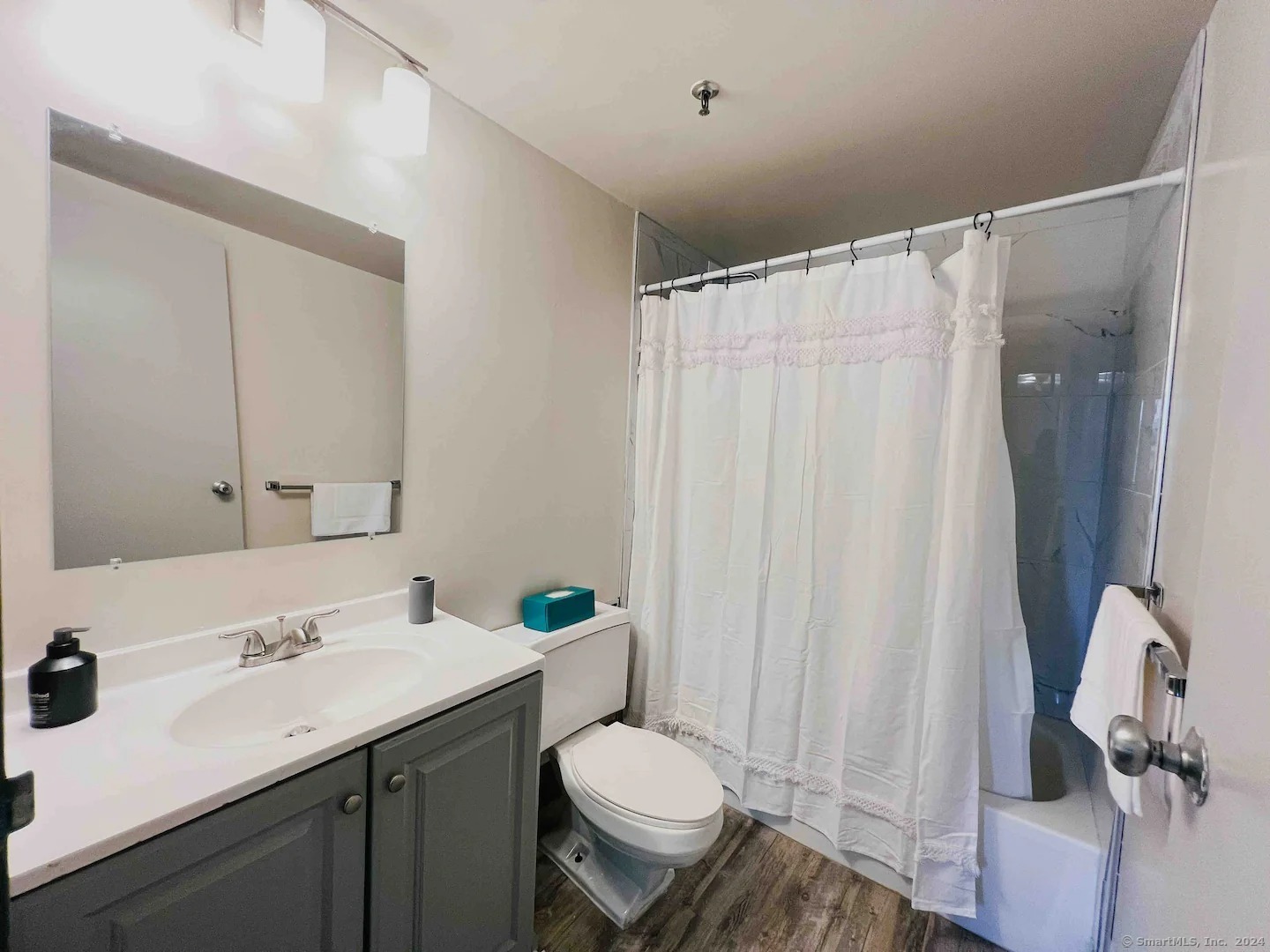 Photo 10 of 100 Wells Street, Hartford, CT