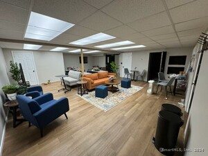 Homes for sale in Cromwell, CT | 327 Main St #B, Cromwell, CT 06416 | MLS# 24059322