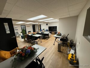 Homes for sale in Cromwell, CT | 327 Main St #B, Cromwell, CT 06416 | MLS# 24059322