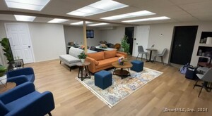 Homes for sale in Cromwell, CT | 327 Main St #B, Cromwell, CT 06416 | MLS# 24059322