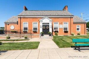 Homes for sale in Cromwell, CT | 327 Main St #B, Cromwell, CT 06416 | MLS# 24059322