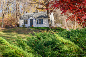 87 Taunton Hill Road