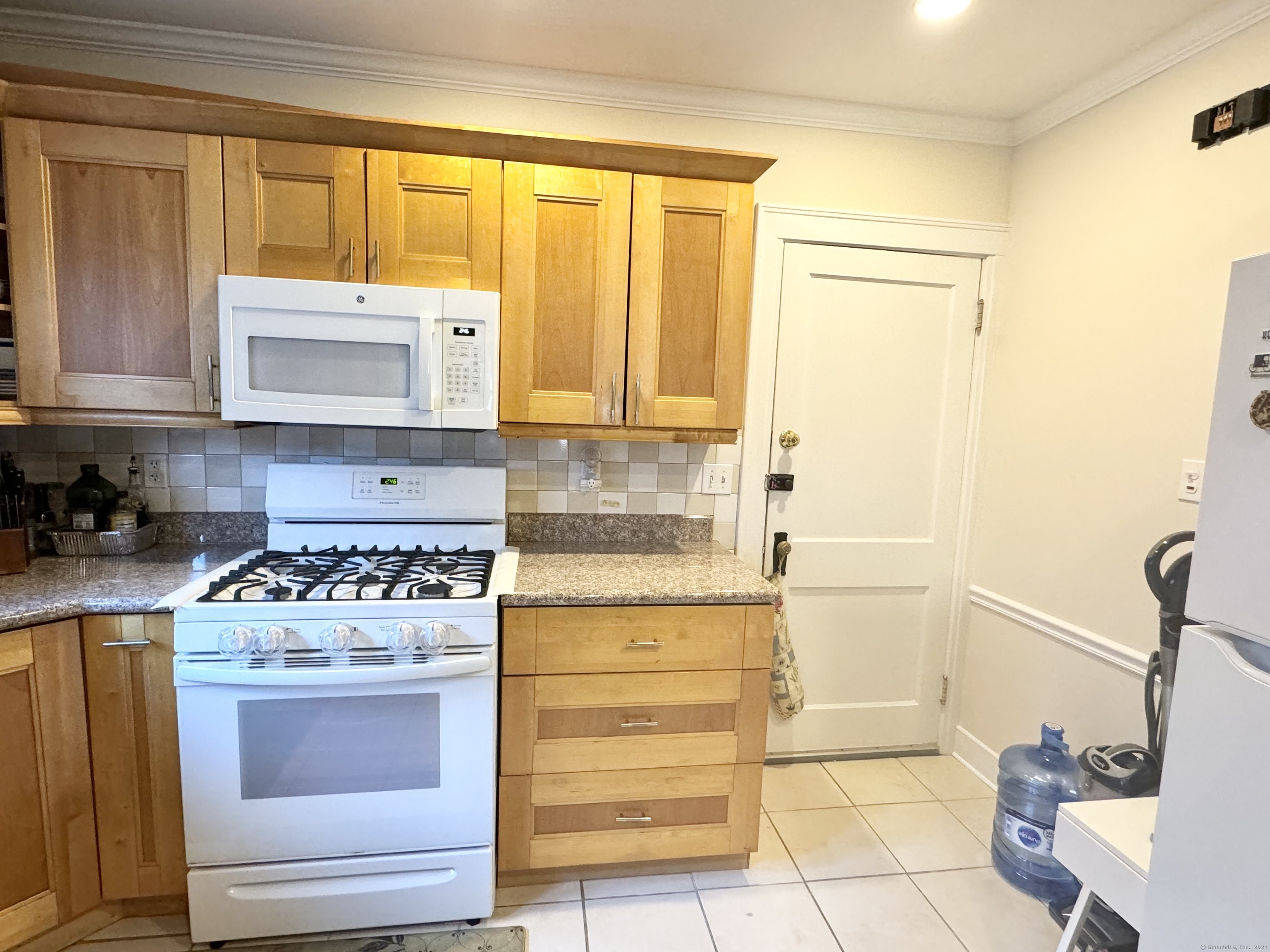 21 Treadwell, West Haven, Connecticut 06516