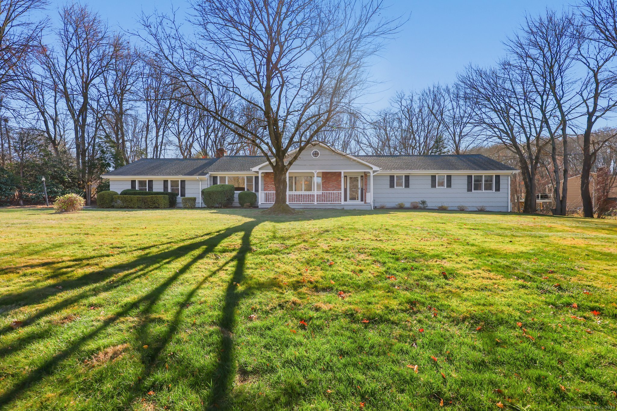 17 Heritage Drive — exterior photo