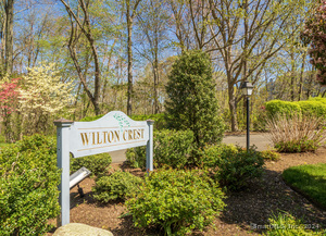 31 Wilton Crest, Unit 31