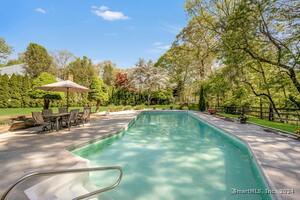 7 Old Rock Court