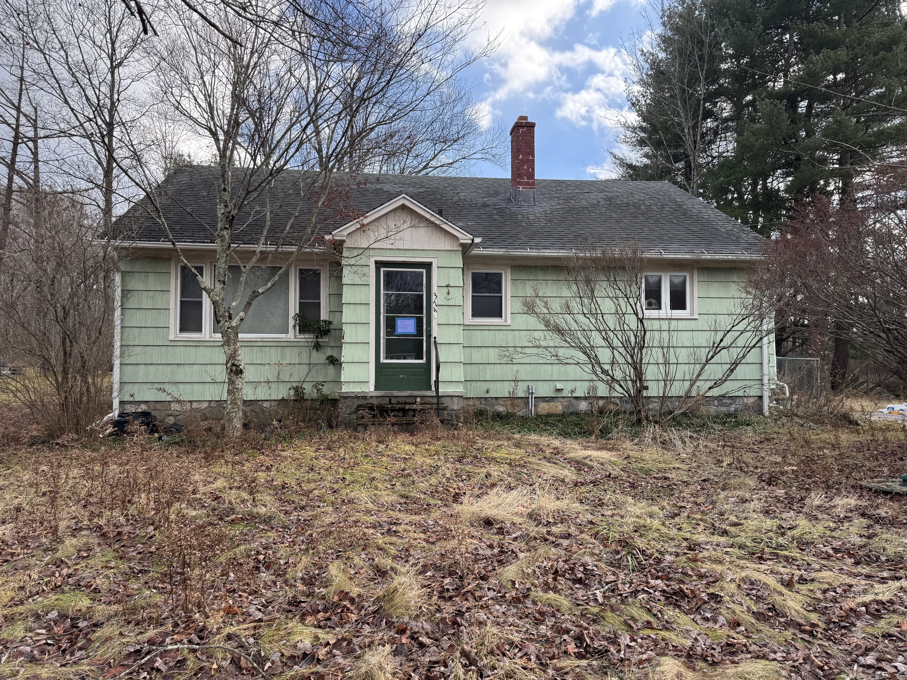 Three bedroom ranch on a level lot minutes from the center of Litchfield. Wood floors throughout. In need of some TLC. Sale subject to Probate Approval and Third Party Acceptance. Sold As Is.