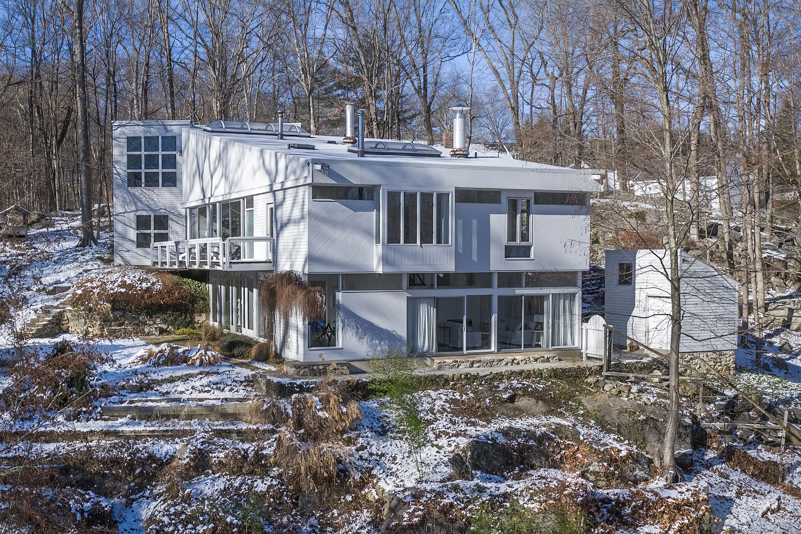 98 Hunting Ridge, Greenwich, Connecticut 06831