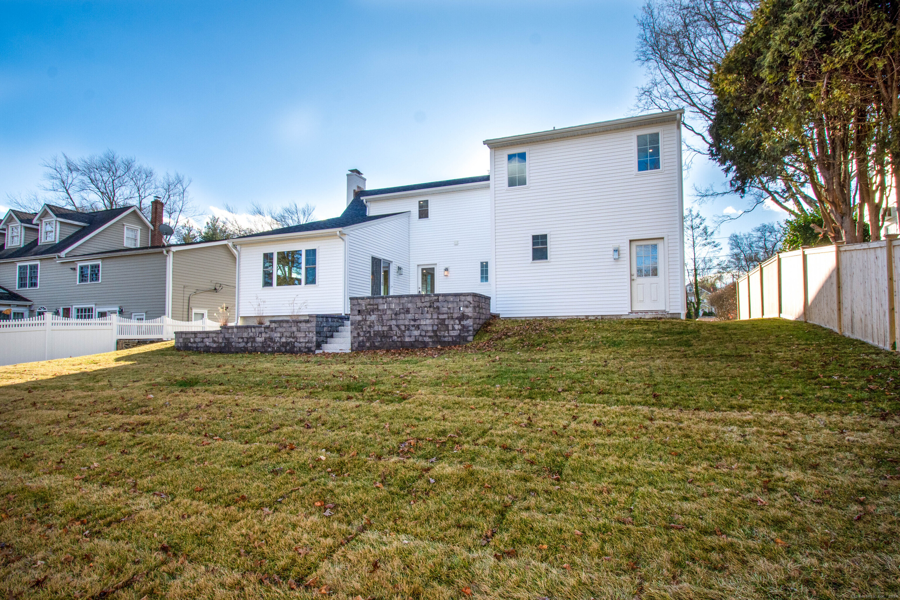 90 Ridgeview, Fairfield, Connecticut 06825