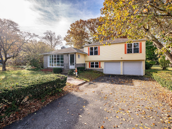 847 Glenbrook, Orange, Connecticut 06477