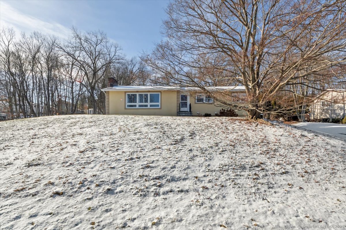 3 Indian Hill, New Fairfield, Connecticut 06812