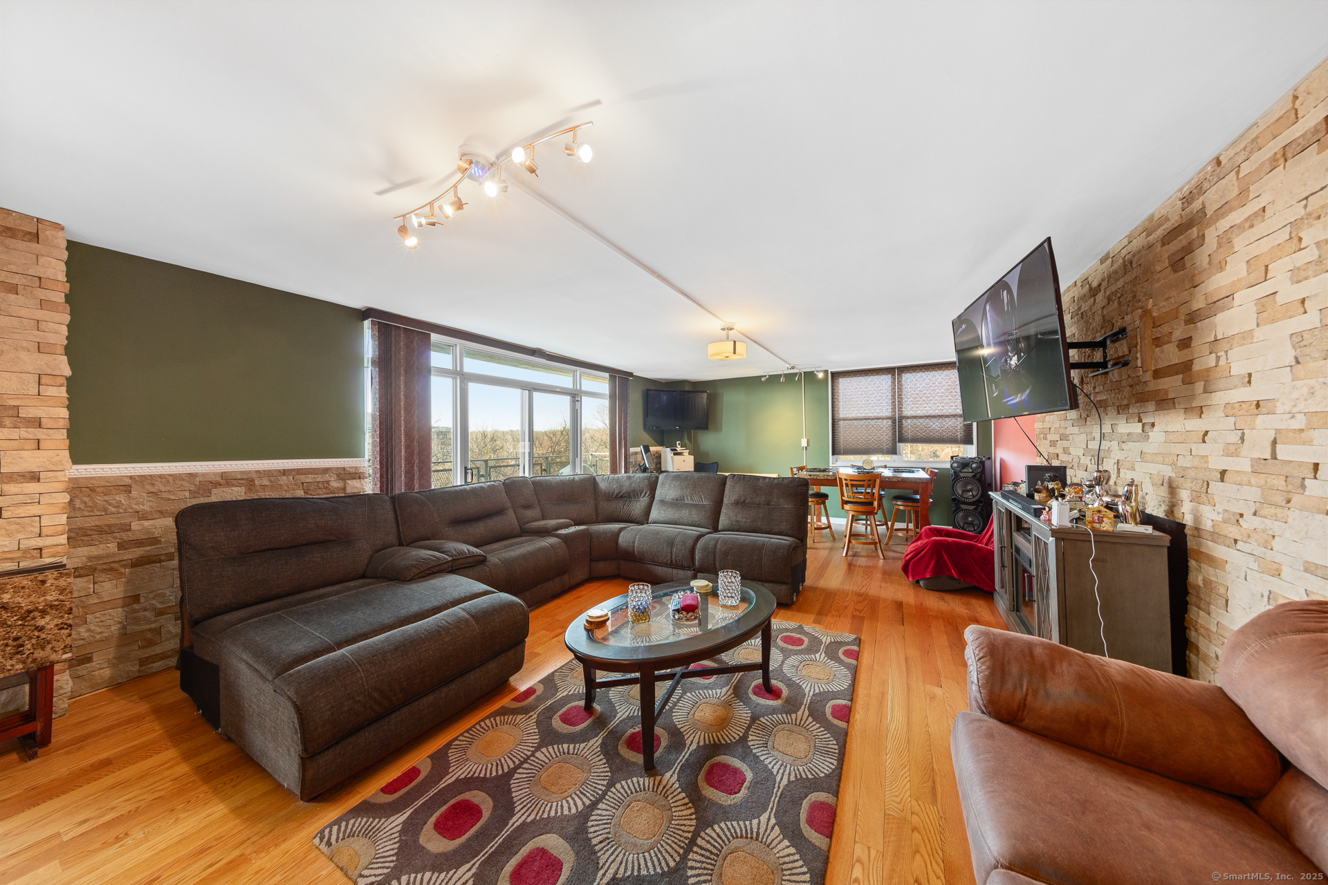 2370 North, Bridgeport, Connecticut 06604