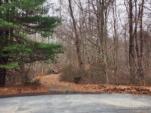 Homes for sale in Montville, CT | 112 Pires Dr, Montville, CT 06370 | MLS# 24067041