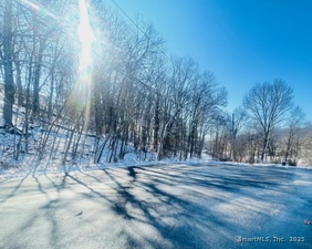 Homes for sale in Hamden, CT | 71 Dunbar Hill Rd, Hamden, CT 06514 | MLS# 24067613