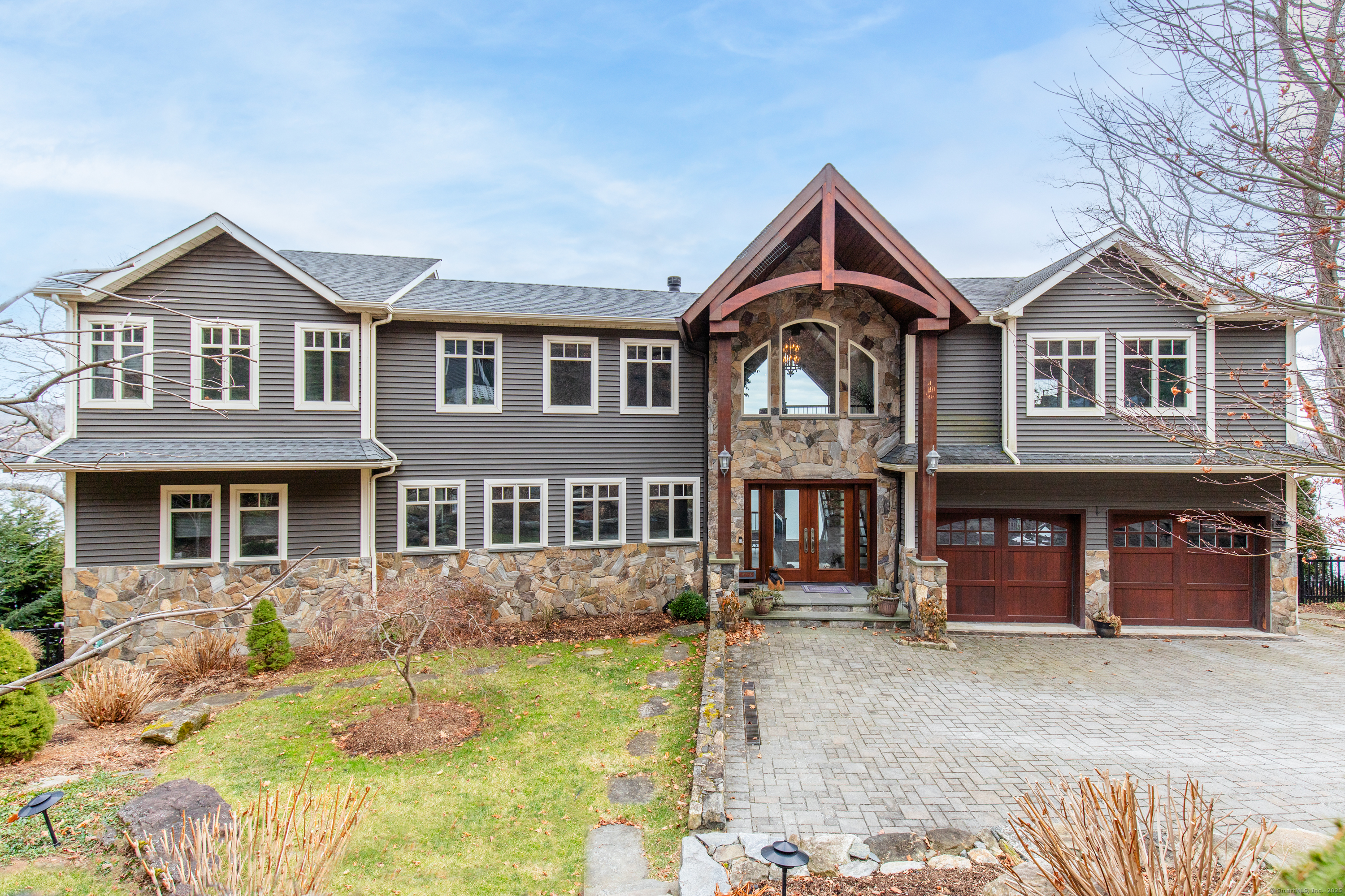 31 Deer Run, New Fairfield, Connecticut 06812