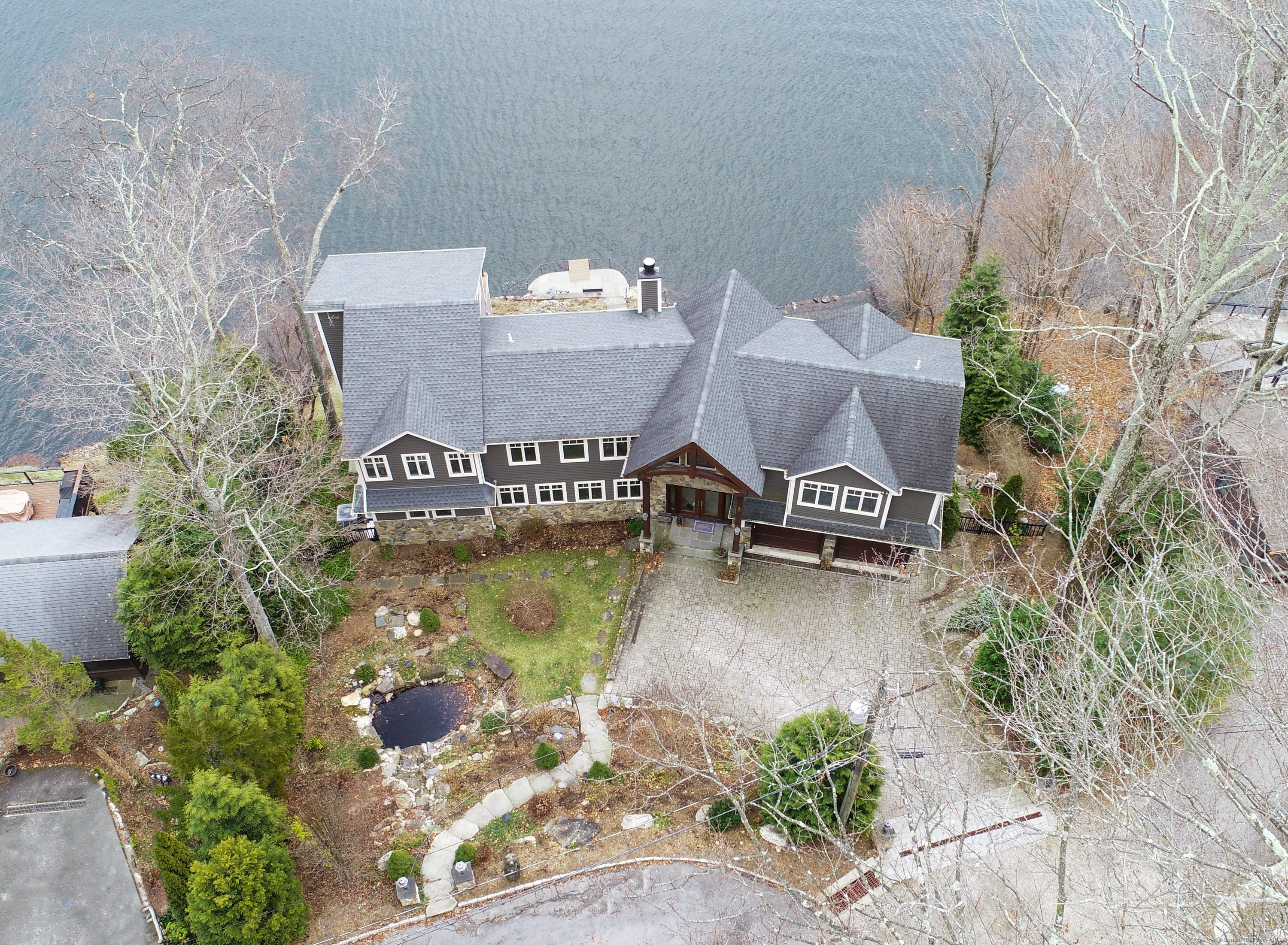 31 Deer Run, New Fairfield, Connecticut 06812