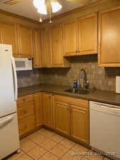 21 Main Street, Unit APT B2