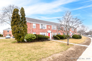 6 Revere Drive, Unit APT 4