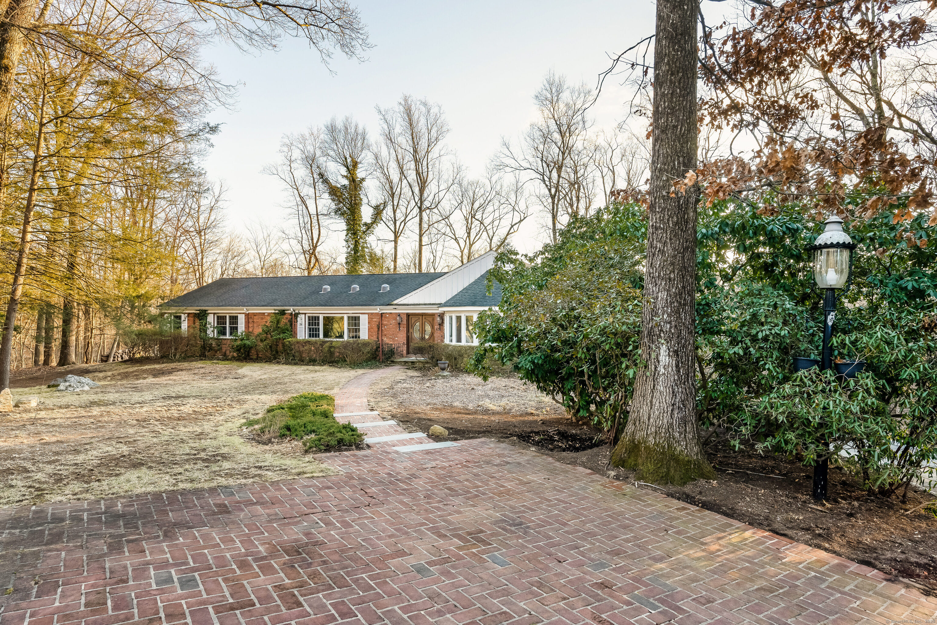 63 Ethan Allen Lane, Stamford, Connecticut photo 1
