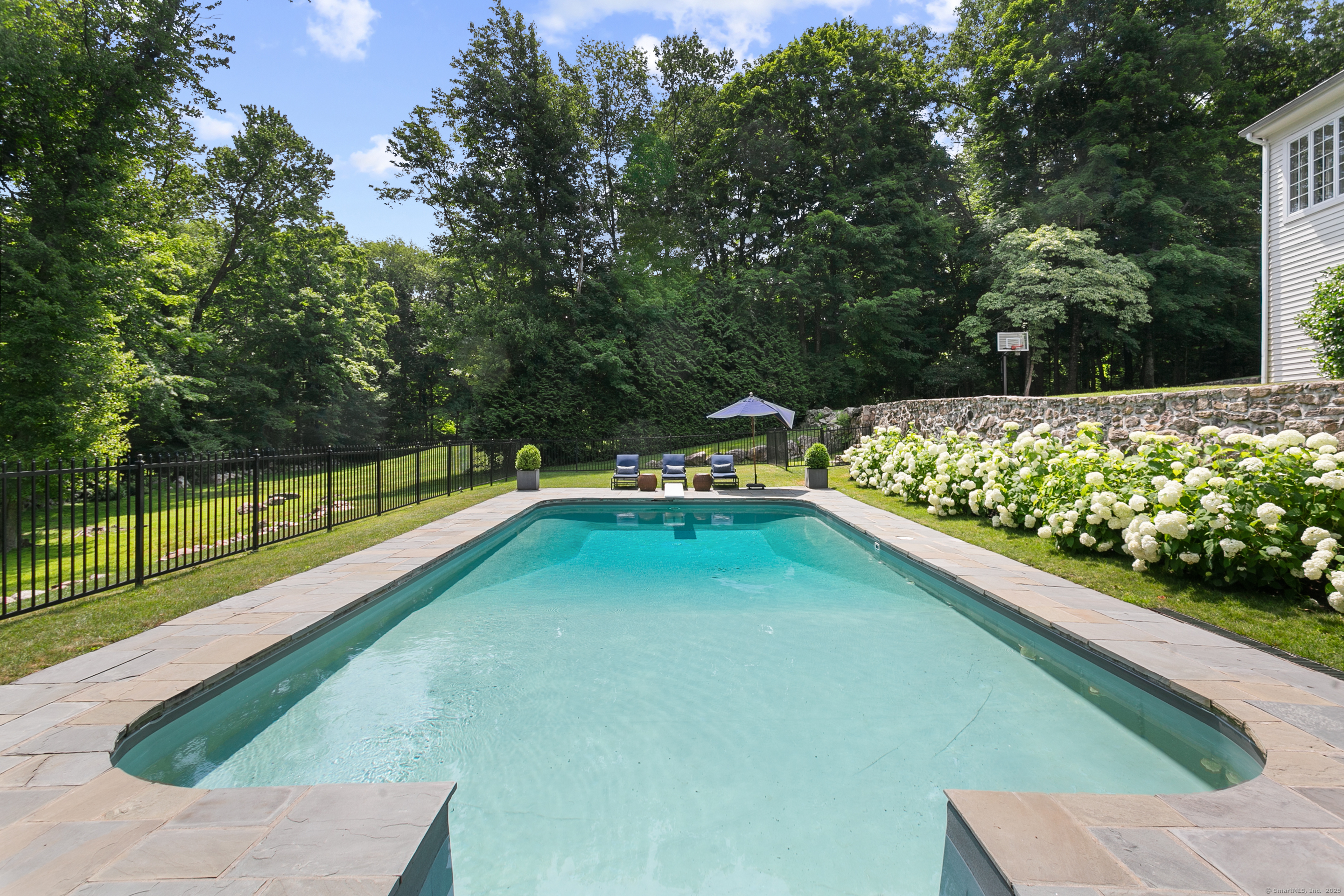 321 Frogtown, New Canaan, Connecticut 06840