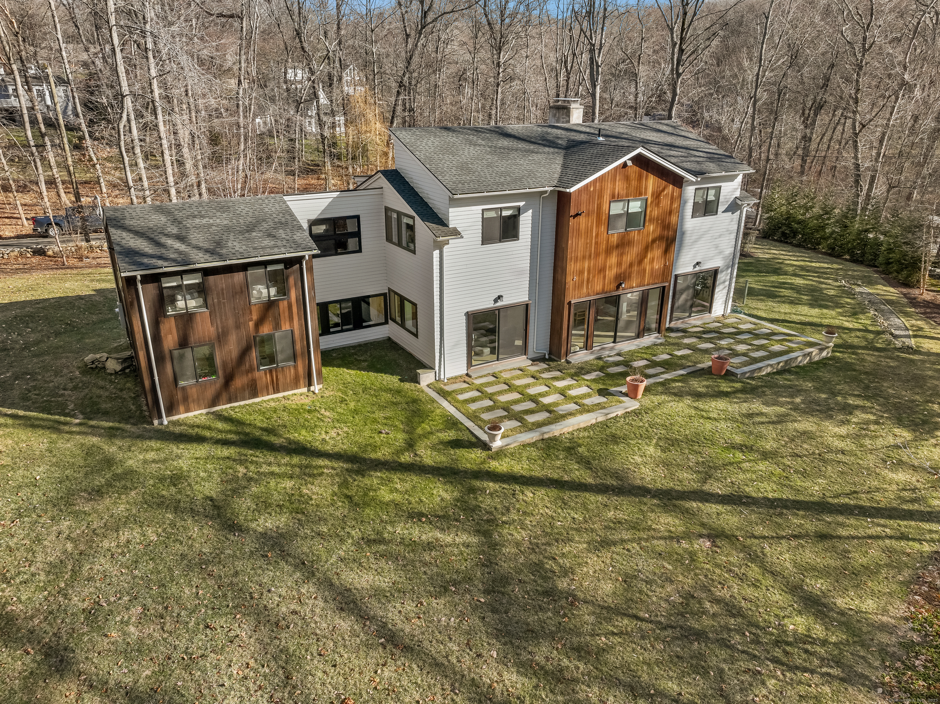 10 Heathwood, Westport, Connecticut 06880