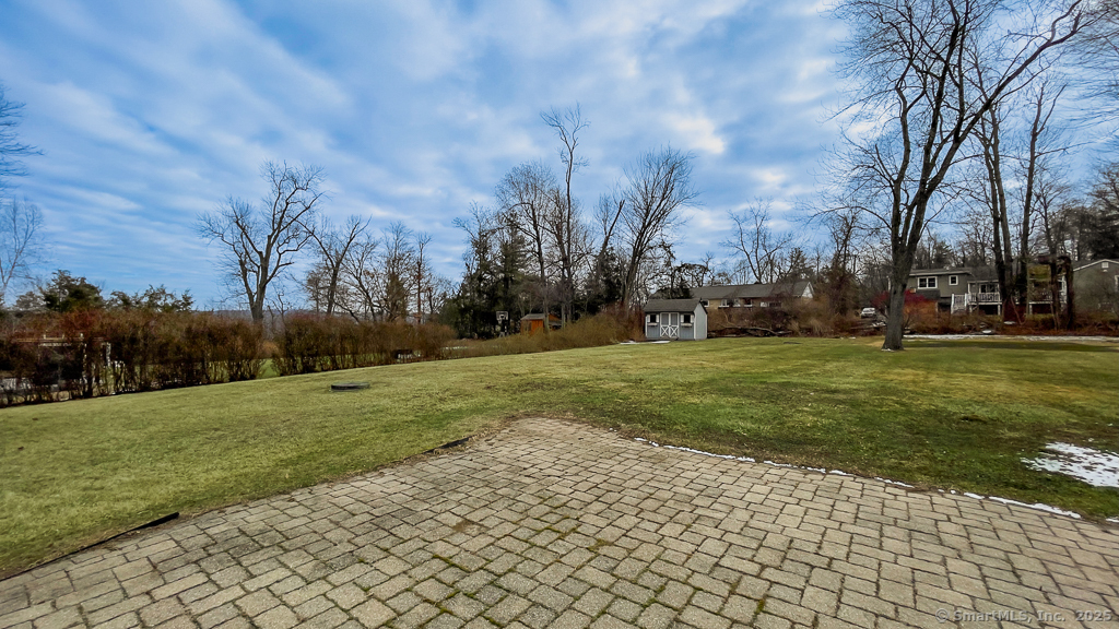 17 Woodview, Brookfield, Connecticut 06804