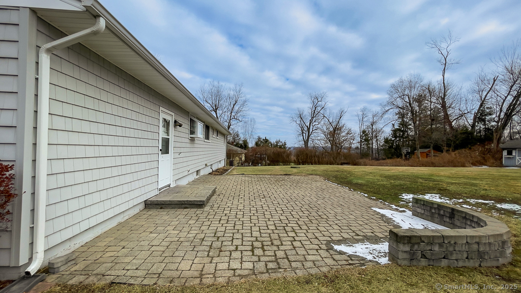 17 Woodview, Brookfield, Connecticut 06804