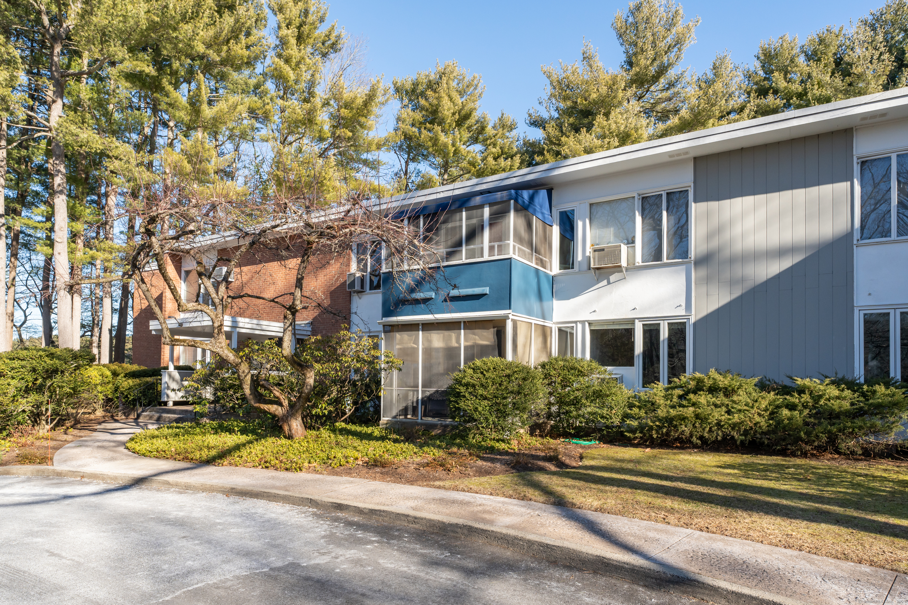 42 Lake, Hamden, Connecticut 06517