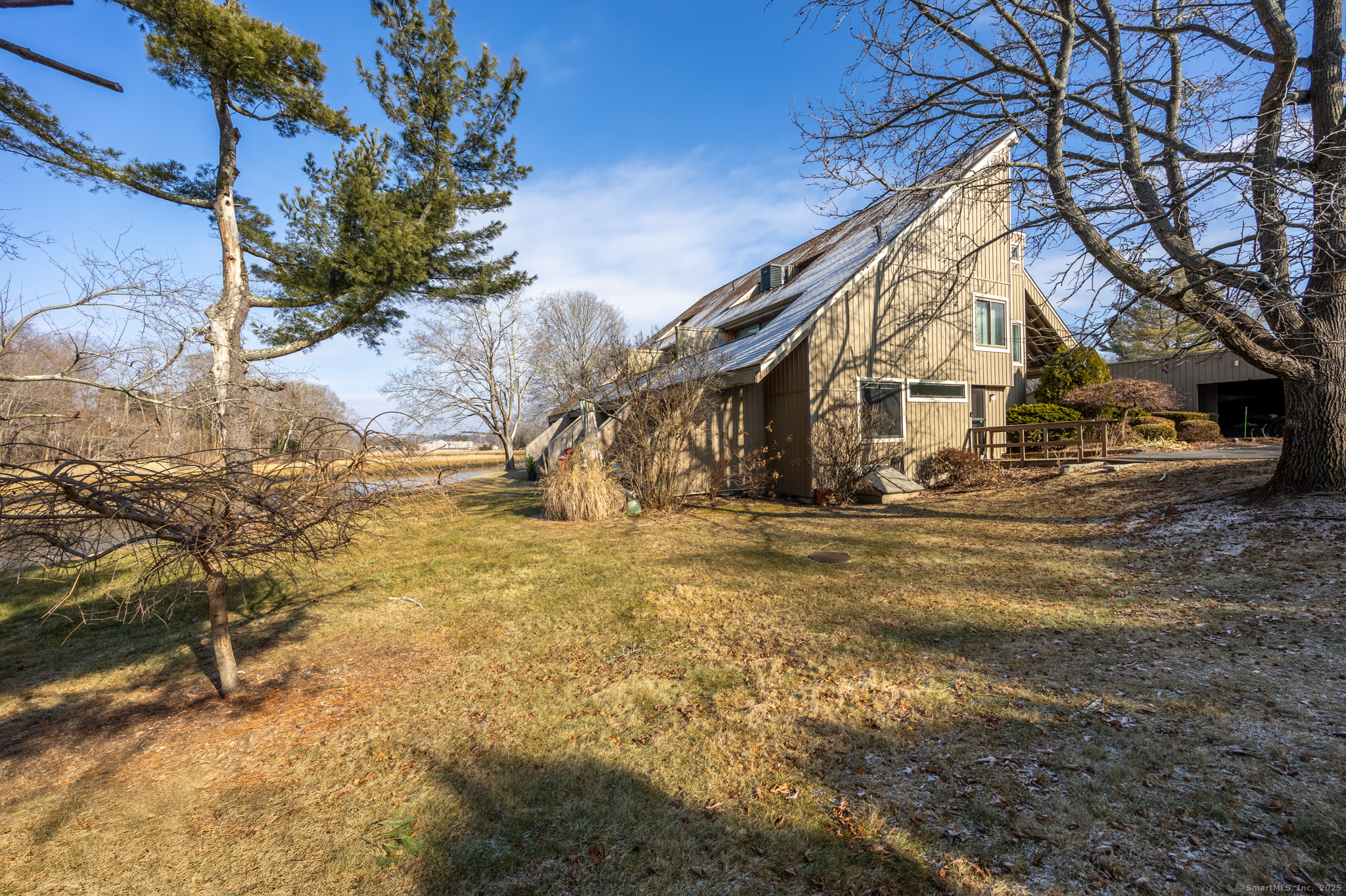 16 Pine Orchard, Branford, Connecticut 06405