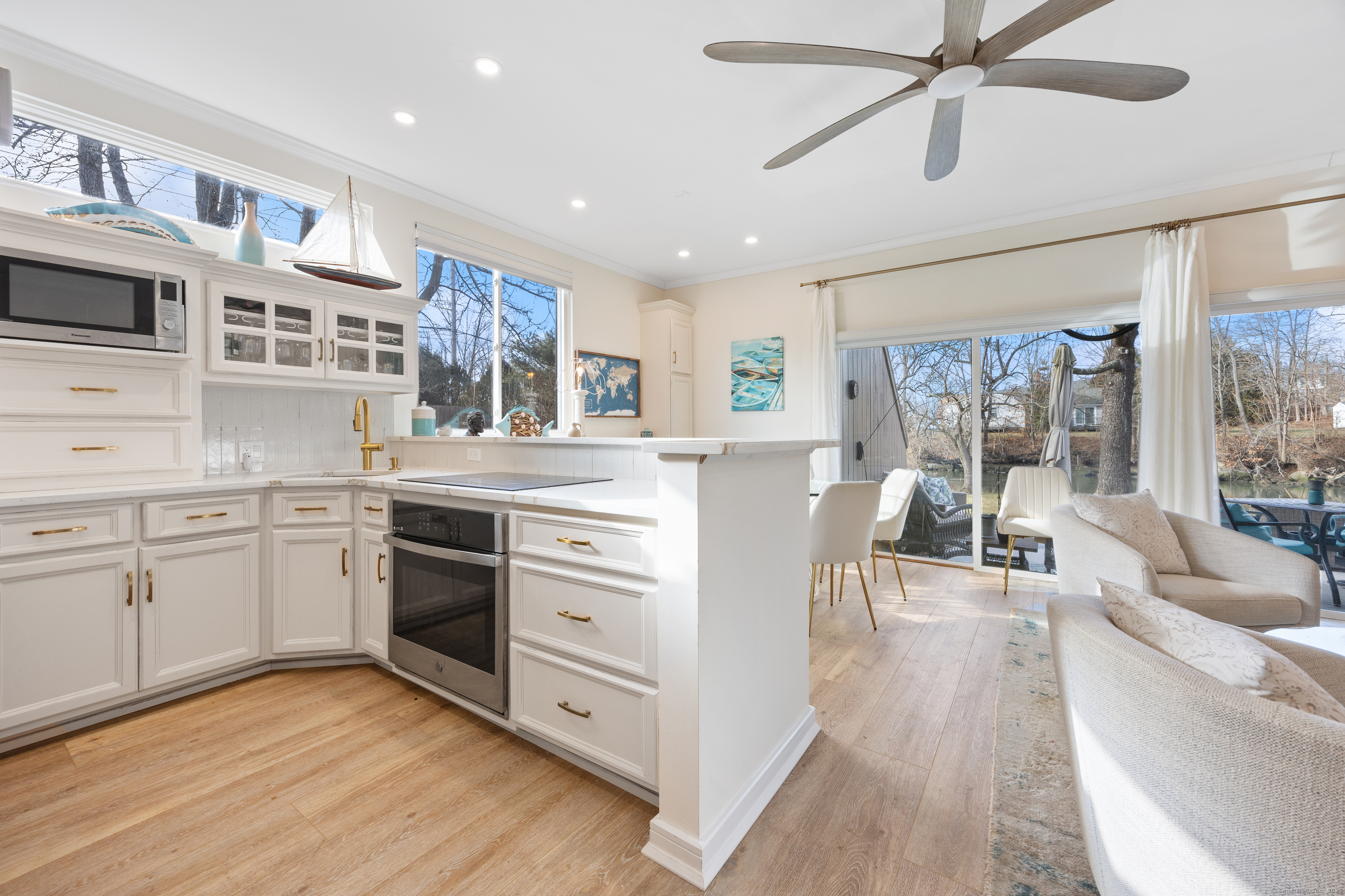 16 Pine Orchard, Branford, Connecticut 06405