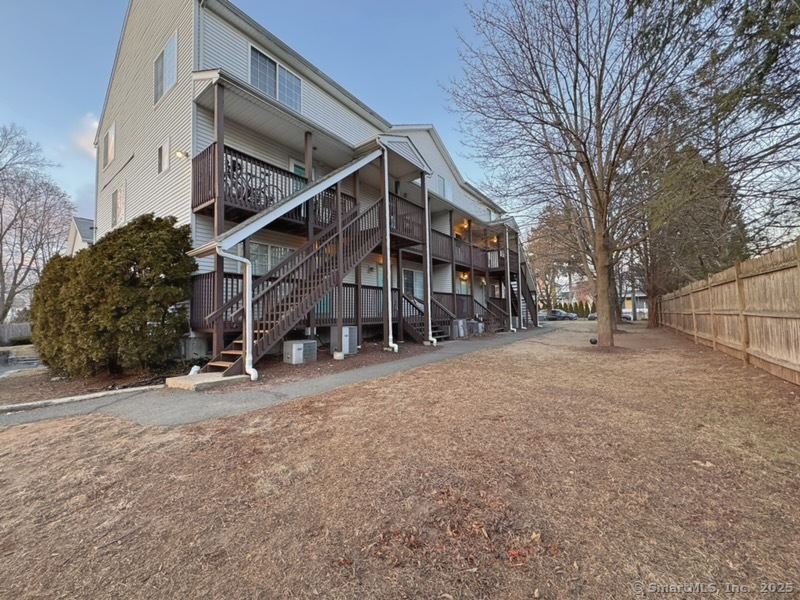 Stunning Townhouse in the Heart of Norwalk Welcome to 29 West Main Street #13, a bright and spacious townhouse offering the perfect blend of charm and convenience! This home features a private entrance, a relaxing deck, and beautiful hardwood floors throughout. The first floor includes a well-appointed kitchen, a cozy living room with a gas fireplace, a dining room, a laundry room, and a convenient half bath. The second floor boasts a luxurious main bedroom with a vaulted ceiling, a stunning Palladian window, and its own private bathroom. A generously sized second bedroom with excellent closet space and easy access to the main bathroom. Additional highlights include a garage with remote access, stylish blinds, and ceiling fans for added comfort. Located in the heart of downtown Norwalk, this home is close to parks, restaurants, shops, and more. Don't miss this incredible opportunity to rent a piece of Norwalk living