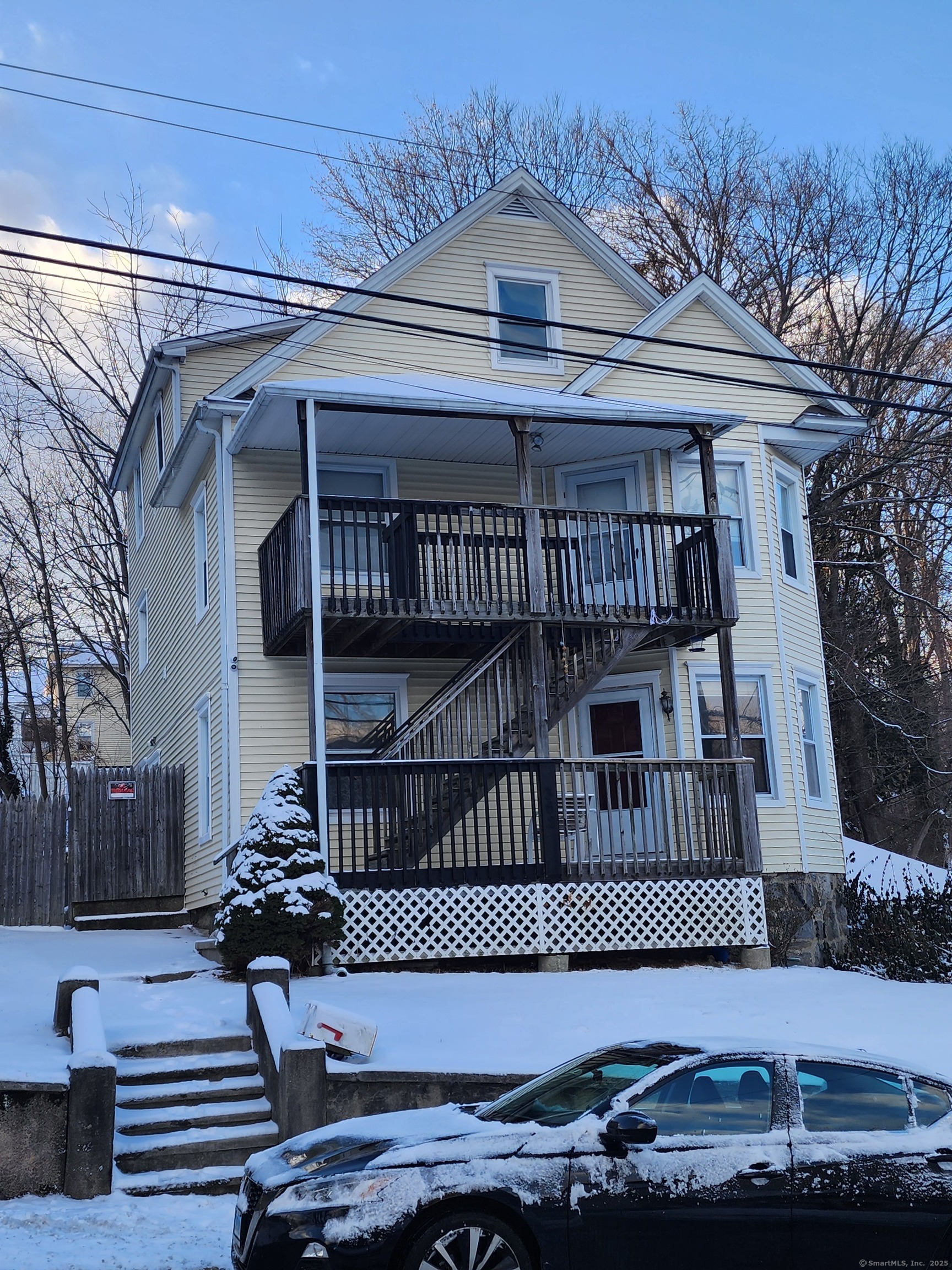 **Charming First-Floor Rental in Naugatuck!** Welcome to 362 Hillside Ave, Naugatuck, CT - a 890 Sq ft first-floor rental that's ready to be your next home. This 2-bedroom, first floor unit with a spacious living room and kitchen, perfect for relaxing and entertaining. The kitchen boasts brand-new appliances, and the newly finished hardwood floors. The parking is on street, however this rental is situated in a prime location, this rental is near a golf course, and a short distance away, you'll find convenient shopping options and the vibrant charm of downtown Naugatuck. Enjoy nearby bistros, banks, the library, the town green, and so much more.  Don't miss the opportunity to make this cozy, conveniently located rental your new home! Schedule your tour today!