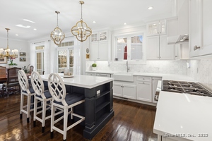 159 Colonial Road, Unit 11