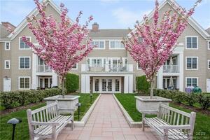 77 Havemeyer Lane, Unit 426