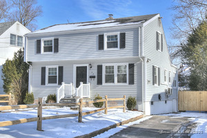 32 Lindsey Avenue