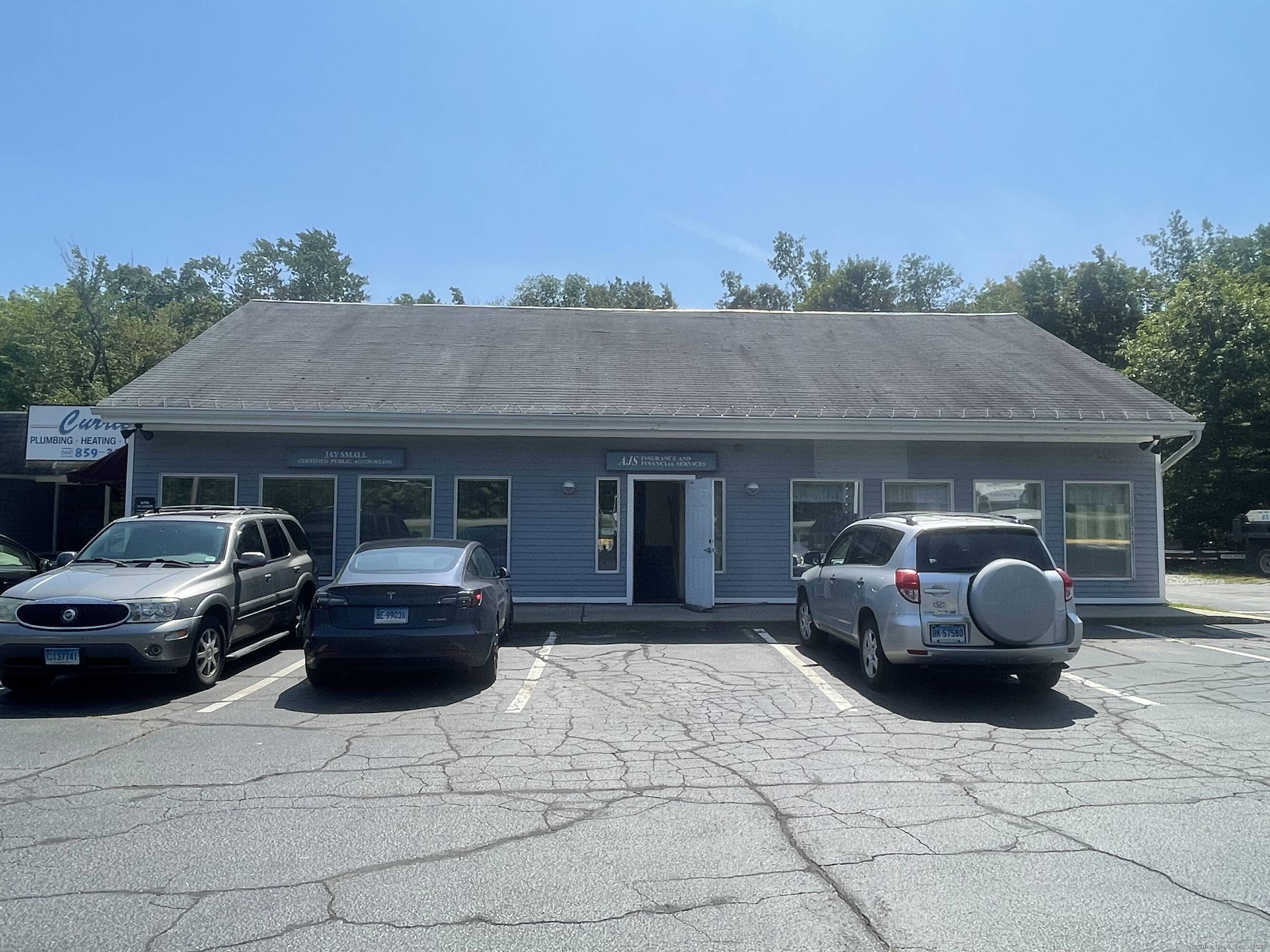 -1st Floor: $1, 800/Month Gross + Utilities -1, 500 SF -With reception window & lobby area, open floor concept -3 offices/rooms -2nd Floor: $1, 200/Month Gross + Utilities -840 SF -With 2 offices and file room -Located just over Norwich town line -Easy access to I-395 -Traffic Count: 6, 300 ADT -Other Tenants: Bozrah Pizza, Currie's Plumbing & HVAC, Small Jay CPA -City Gas, Well Water, and Septic