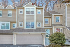 135 Governor Trumbull Way, Unit 135