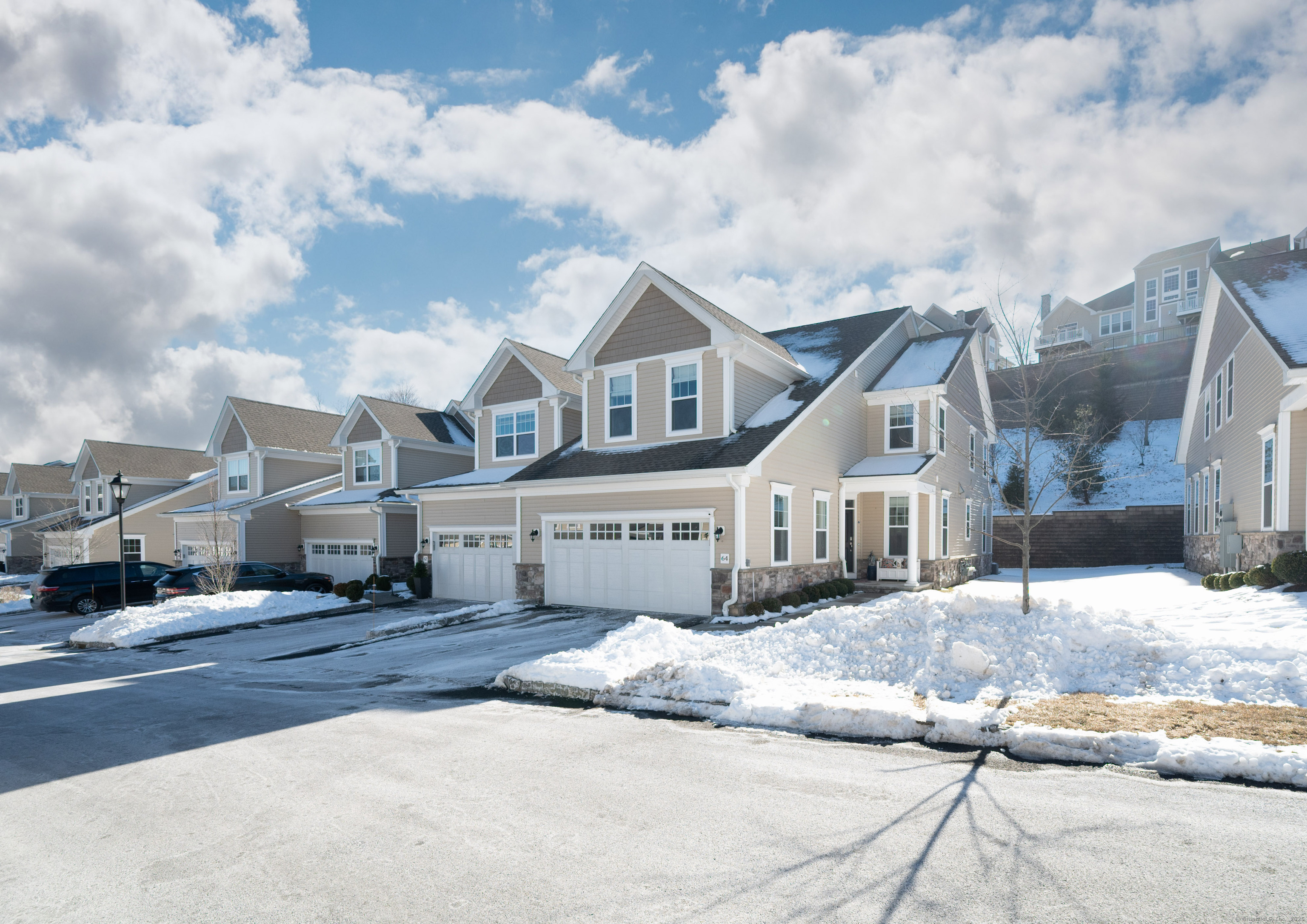 64 Winding Ridge, Danbury, Connecticut 06810