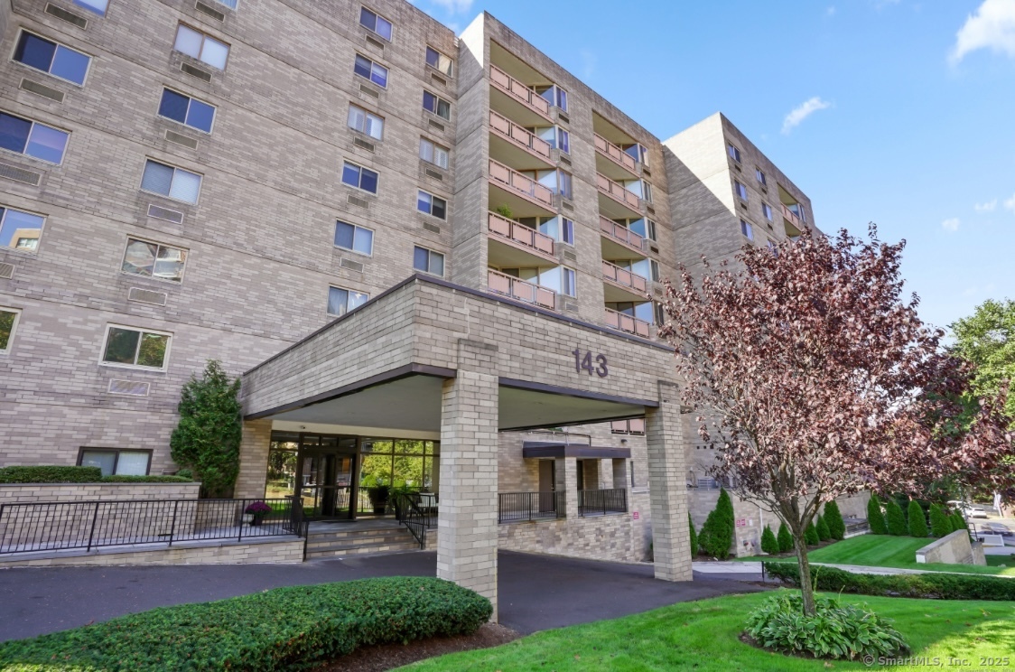 Luxury condo rental with spacious 1-bedroom plus den at the highly sought-after Buckingham, a full-service doorman building in the heart of downtown Stamford. Modern kitchen features stainless steel appliances, sleek quartz countertops, and a cozy dining area. Living room is perfect for relaxation and entertaining, complete with sliding doors that lead to your own private balcony with wonderful views. The primary bedroom has a large walk-in closet, and an additional walk-in closet provides even more storage outside of the bedroom. The versatile den is ideal as a home office, guest room, or even a second bedroom. A full-size front-loading washer and dryer in the kitchen add to the home's convenience. Amenities include a heated outdoor pool, gym with a sauna, a spacious gathering room with a full kitchen, and a terrace for outdoor enjoyment. Garage parking, guest parking, and a storage locker are also included. Located in a prime downtown location, you're just steps from Stamford's best restaurants, entertainment, shopping, and Mill River Park. With easy access to the train and highways, this home has the perfect blend of luxury and convenience.