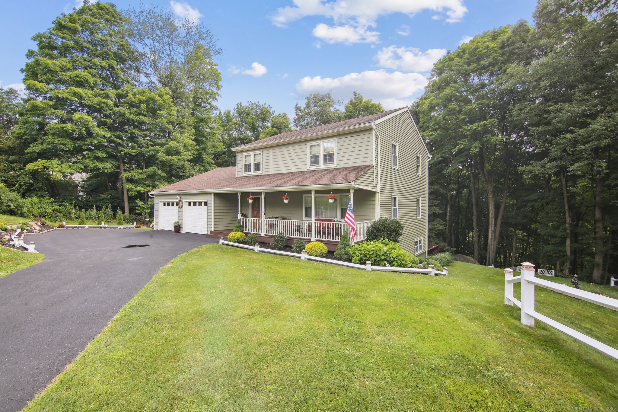 17 Eastview, New Fairfield, Connecticut 06812