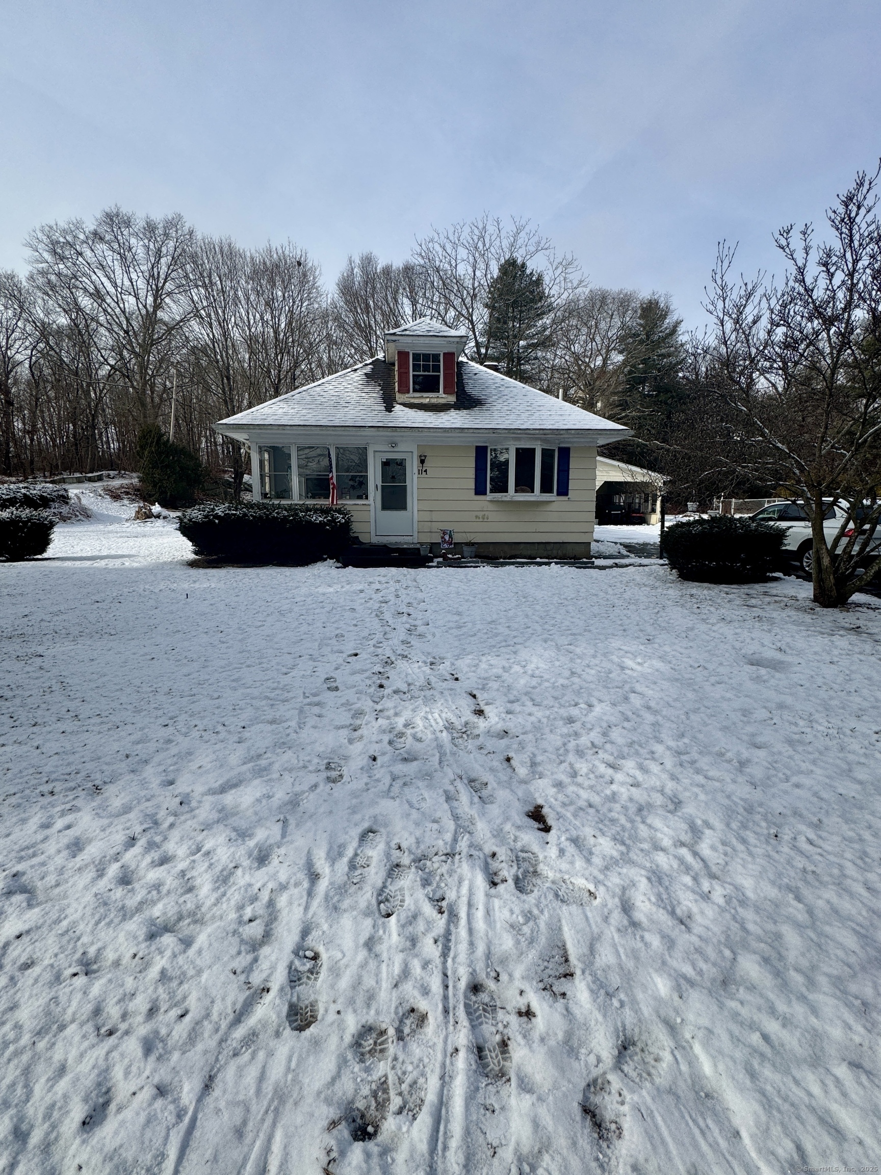 Welcome home!!! What a great starter or forever home. Here we have 1, 704 sq ft with 2 bedrooms and 2 full baths. An amazing yard, in-ground pool and an enclosed front porch! Seller is motivated, bring all offers!!!