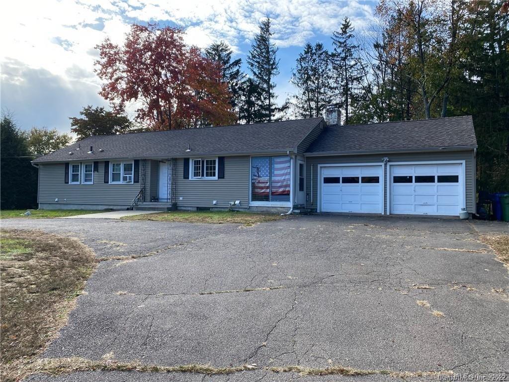 Available for June 1st, 2025. 5 large bedrooms with 3 full baths. Nice large level yard. Currently rented to students until May 2025. Come see this house for June 2025, Great landlord! Rent includes, taxes, water, sewer, laundry, snow plowing, lawn care. and maintenance. 24 Hour notice please. Very close to Quinnipiac and Yale surrounding areas.