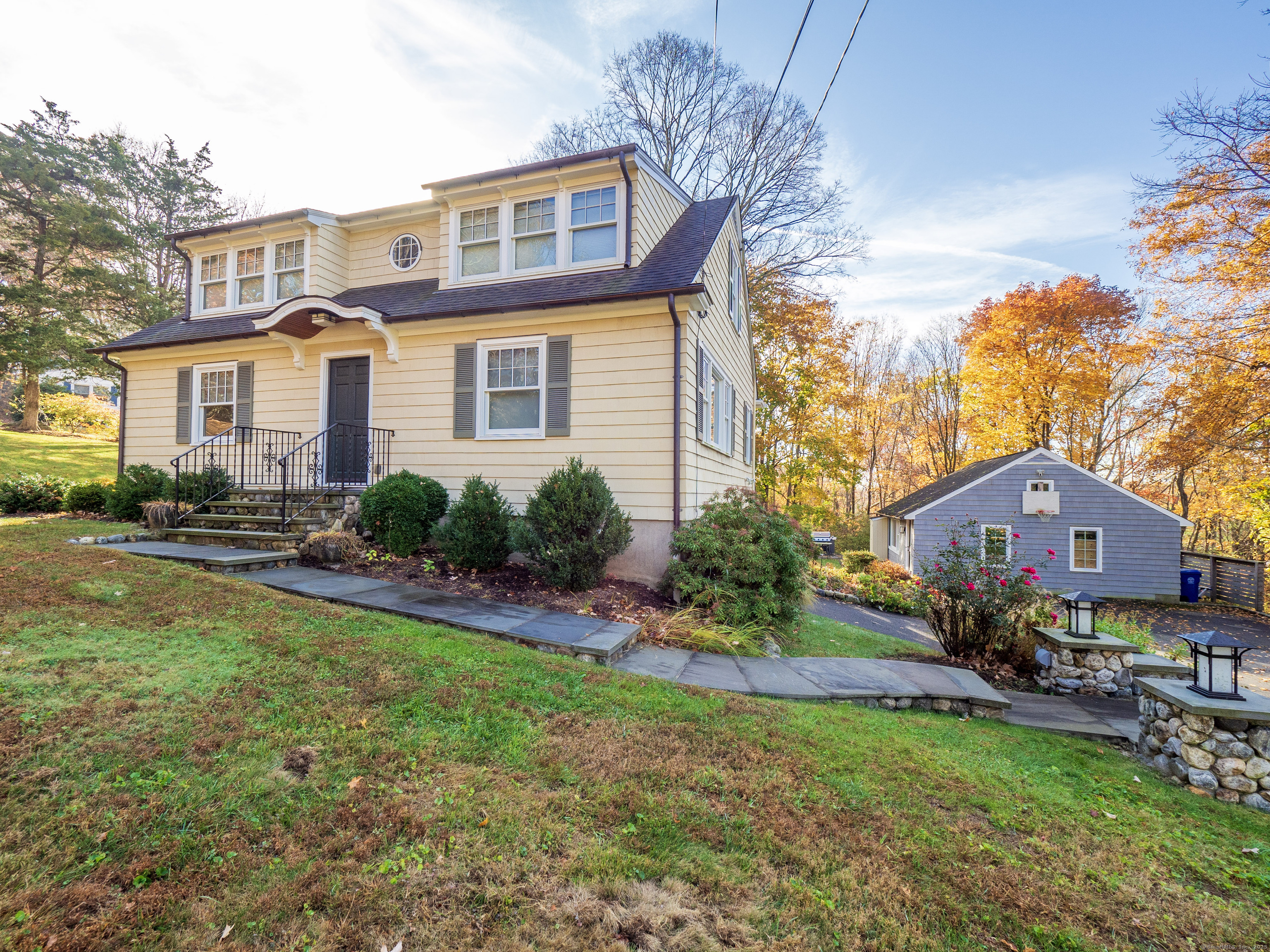 6 Yew Street, Norwalk, Connecticut photo 1