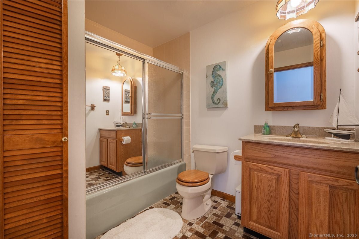 27 Newgate, Oxford, Connecticut 06478