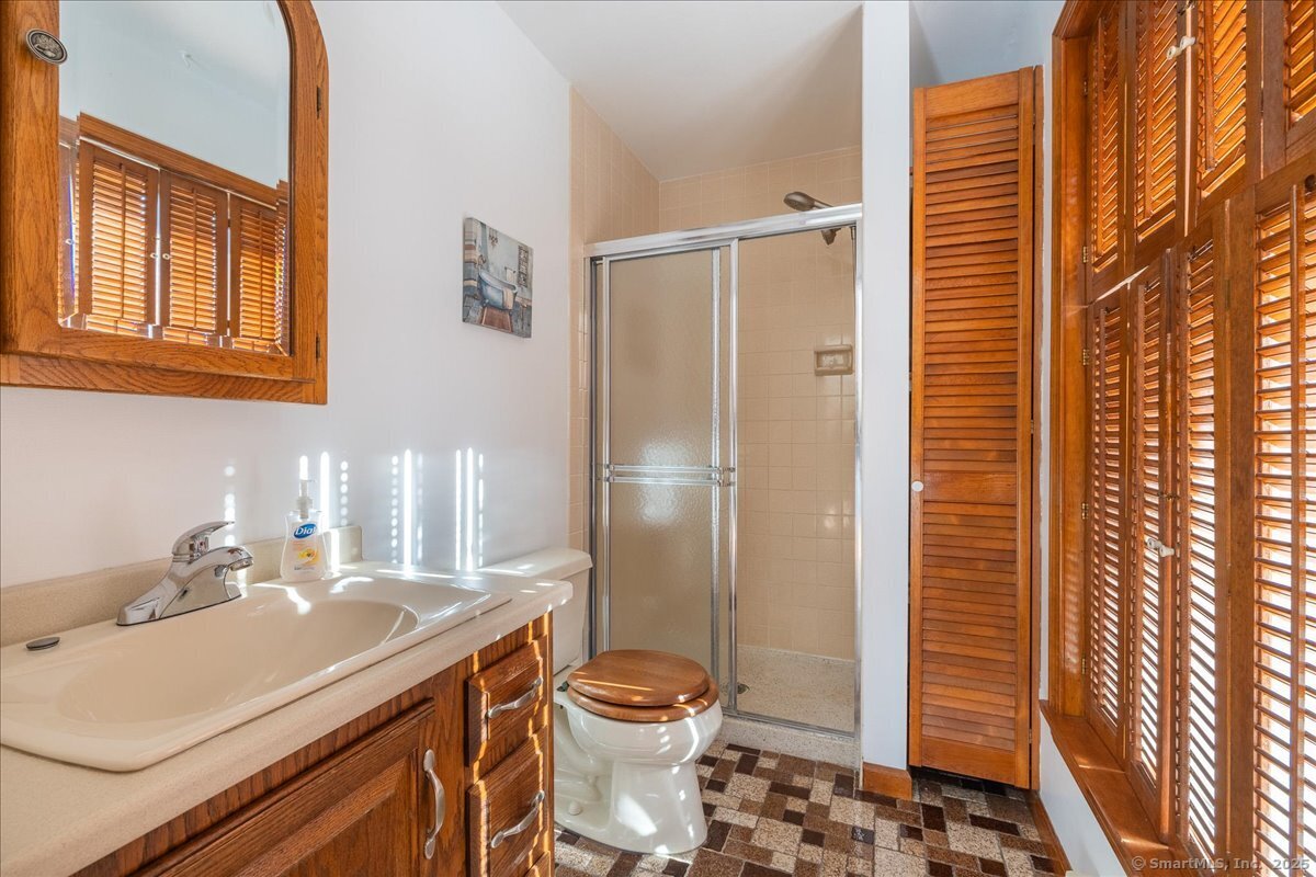 27 Newgate, Oxford, Connecticut 06478