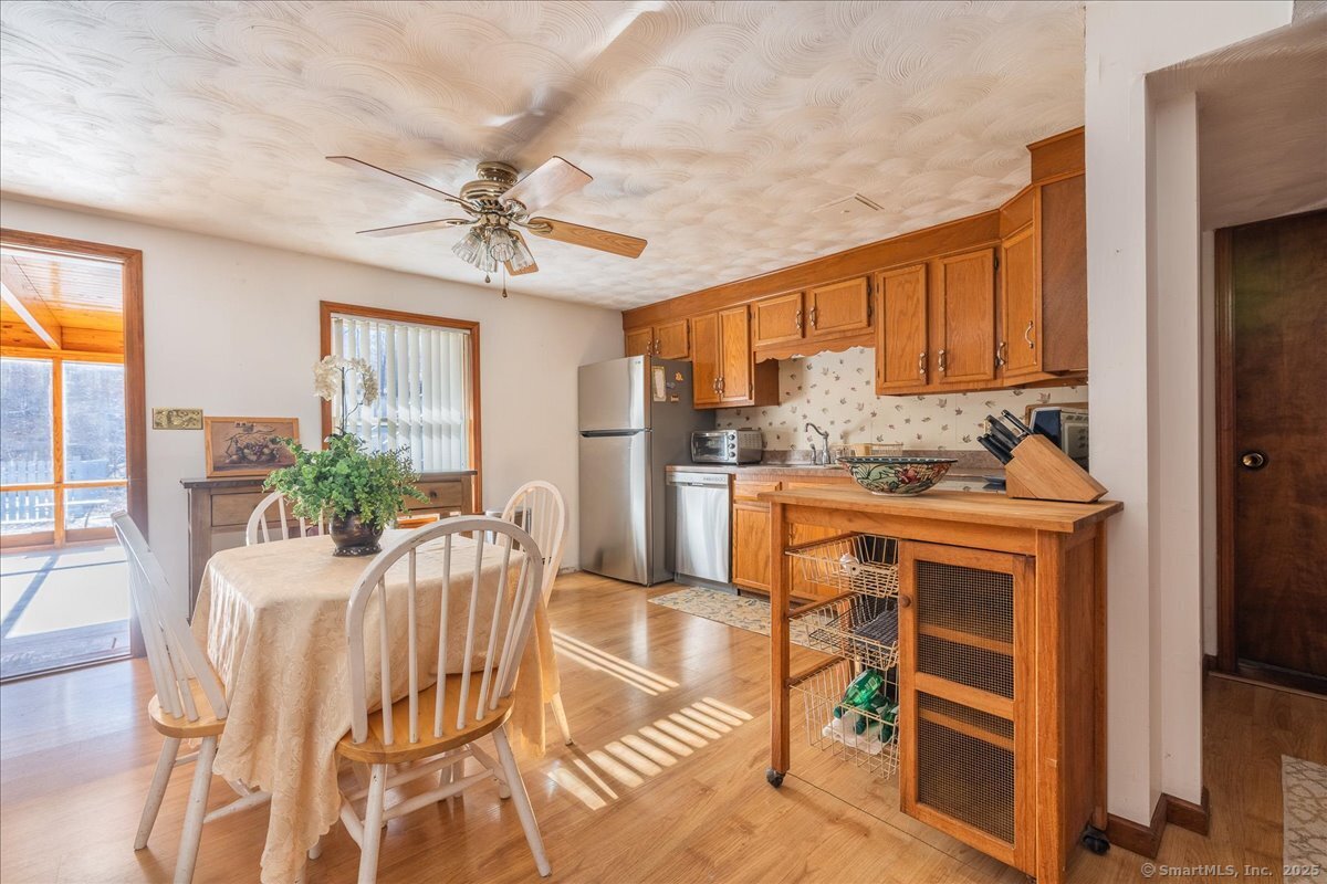 27 Newgate, Oxford, Connecticut 06478