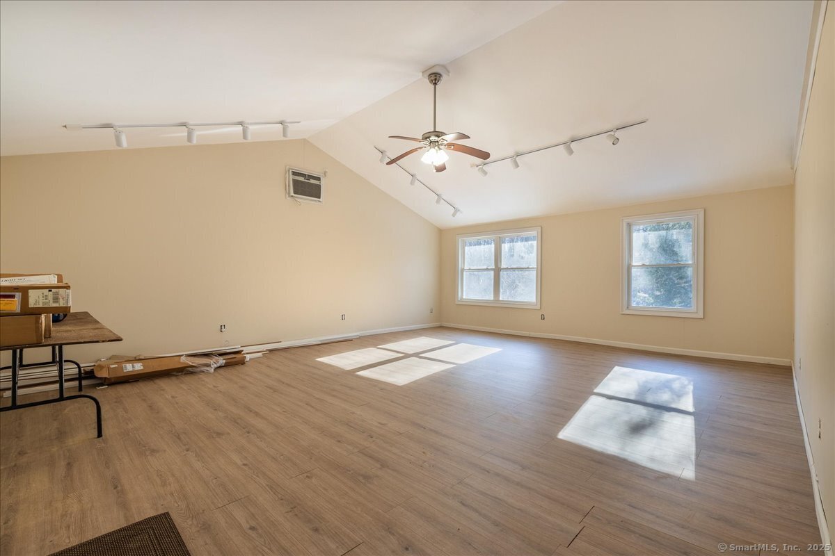 27 Newgate, Oxford, Connecticut 06478